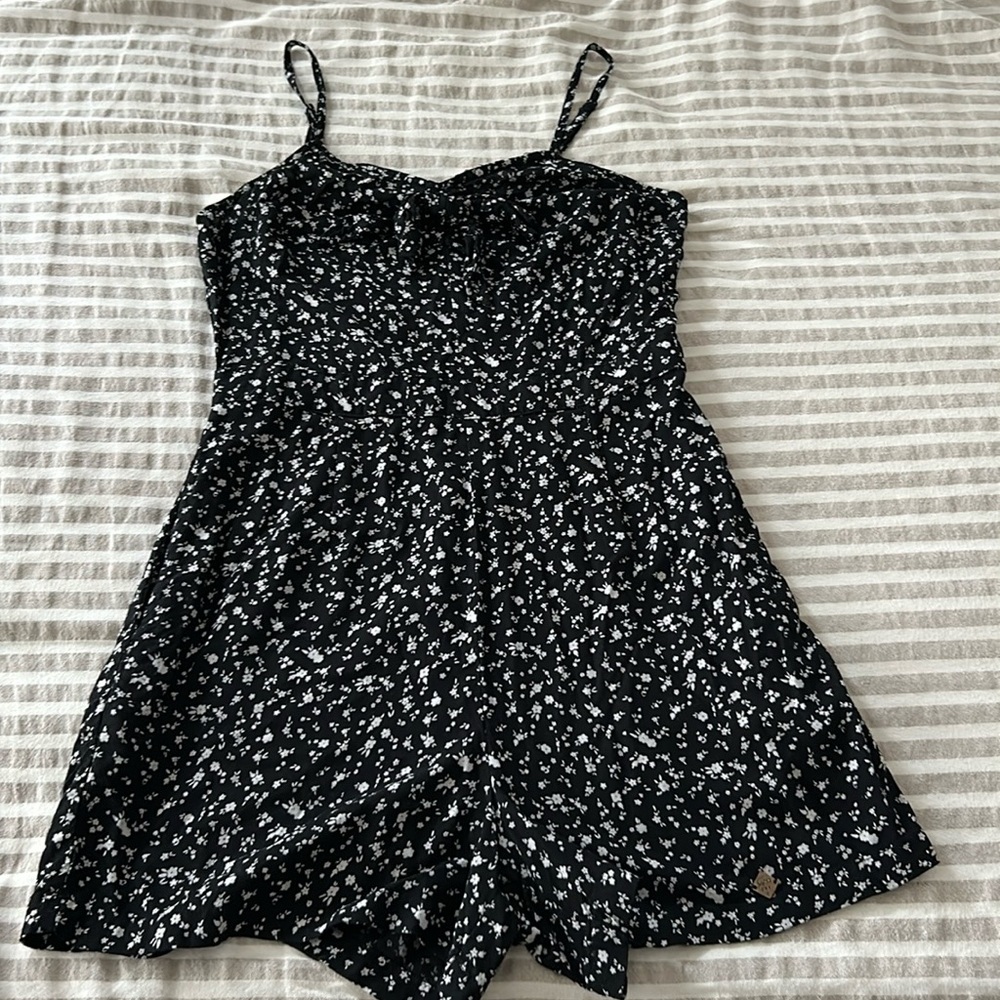 Women’s Superdry Black Floral Rimper sz Small